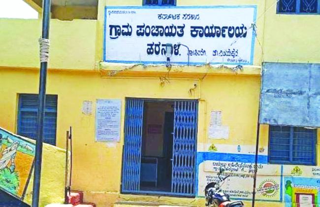 ಭ್ರಷ್ಟಾಚಾರ ಆರೋಪ: ಪಿಡಿಒ ವಿರುದ್ಧ ಕ್ರಮಕ್ಕೆ ಆಗ್ರಹ  