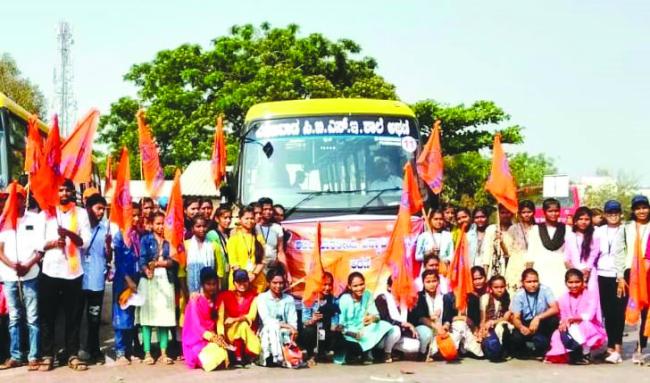 ಖಿಳೇಗಾಂವ ಬಸವೇಶ್ವರ ದೇವಸ್ಥಾನ ಪರಿಸರ ಸ್ವಚ್ಚತೆ ಕಾರ್ಯಕ್ರಮ 