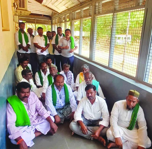 ಎಪ್ರಿಲ್ ಕೊನೆತನಕ ನೀರು ಹರಿಸುವಂತೆ ರೈತರ ಒತ್ತಾಯ 