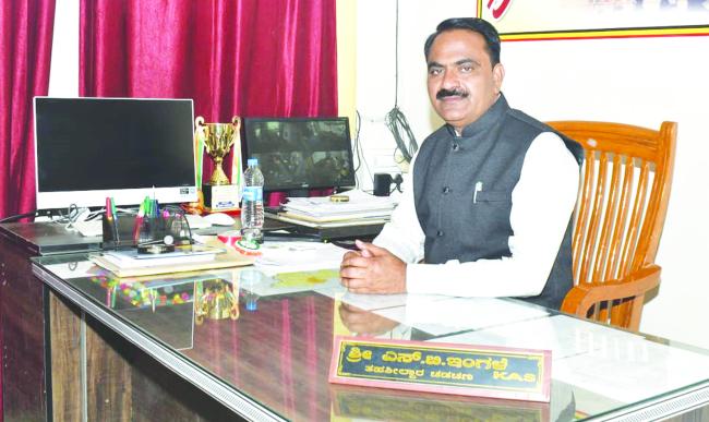 ಬಿರುಬಿಸಿಲಿನಲ್ಲಿ ಮಕ್ಕಳು, ವಯೋವೃದ್ಧರು ಅನಾವಶ್ಯಕ ತಿರುಗಾಡಬೇಡಿ: ಸಂಜಯ ಇಂಗಳೆ  