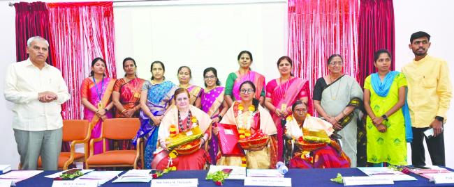 ನೀಡಸೋಸಿ ಮಹಿಳಾ ಸಾಧಕರಿಗೆ ಗೌರವ ಸನ್ಮಾನ   