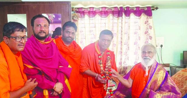 ಜಡಿಮಠದ ಲೋಕಾರ್ಪಣೆ ಹಾಗೂ ಪಟ್ಟಾಧಿಕಾರ ವರ್ಧಂತಿ ಮಹೋತ್ಸವಕ್ಕೆ ರಂಭಾಪುರಿ ಶ್ರೀಗಳಿಗೆ ಅಹ್ವಾನ 