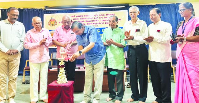 ಡಾ. ಜಿ. ಎಸ್‌. ಅಮೂರ ಕನ್ನಡ ಸಾಹಿತ್ಯದ ಪರಿಪೂರ್ಣ ಗ್ರಹಿಕೆಯುಳ್ಳ ಸಾಹಿತಿ