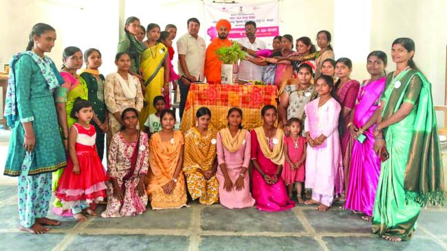 ಮಹಿಳೆಯರು ಅವಕಾಶಗಳನ್ನು ಸದುಪಯೋಗಿಸಿಕೊಳ್ಳಬೇಕು ಮರುಳಾರಾದ್ಯ ಶಿವಾಚಾರ್ಯ ಸ್ವಾಮಿಜಿ