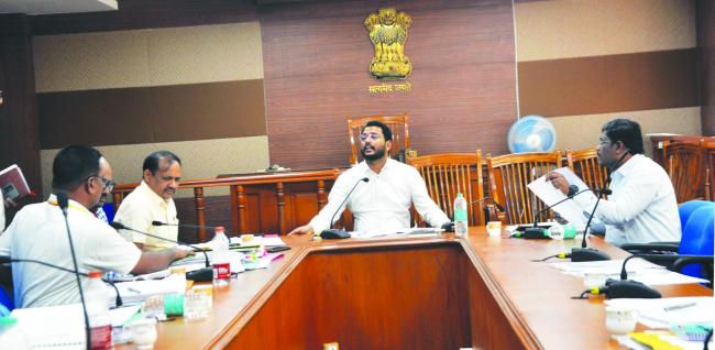 ನಿಗದಿಪಡಿಸಿದ ಕಾಲಮಿತಿಯಲ್ಲಿ ಕೆಲಸ ಮುಗಿಸಿ- ಅಪರ ಜಿಲ್ಲಾಧಿಕಾರಿ ಸಿದ್ರಾಮೇಶ್ವರ 