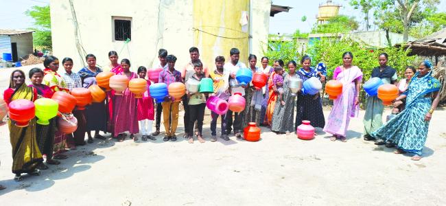 ಮೂಲಭೂತ ಸೌಕರ್ಯಗಳಿಂದ ವಂಚಿತ ಆಶ್ರಯ ಕಾಲಿನಿ ಜನ 