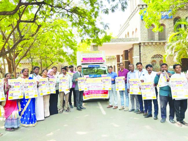 ಬಾಲಕಾರ್ಮಿಕ ಮತ್ತು ಕಿಶೋರಕಾರ್ಮಿಕ ಪದ್ಧತಿ ನಿರ್ಮೂಲನೆ: ಜನಜಾಗೃತಿ ಸಂಚಾರಿ ವಾಹನಕ್ಕೆ ಚಾಲನೆ 