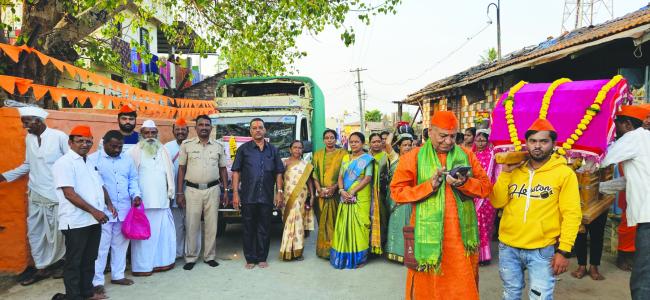 ಶಿಂದಿಕುರಬೇಟ: ಸಡಗರದ ಚಾಂಗದೇವರ ಜಾತ್ರೆ 