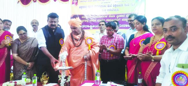  ಹೆಣ್ಣು ಮಕ್ಕಳ ಪರಿಪೂರ್ಣ ಶಿಕ್ಷಣಕ್ಕೆ ಶಿಕ್ಷಕಿಯರು ಶ್ರಮಿಸಬೇಕು- ಪ್ರಕಾಶ ಕೋಳಿವಾಡ 