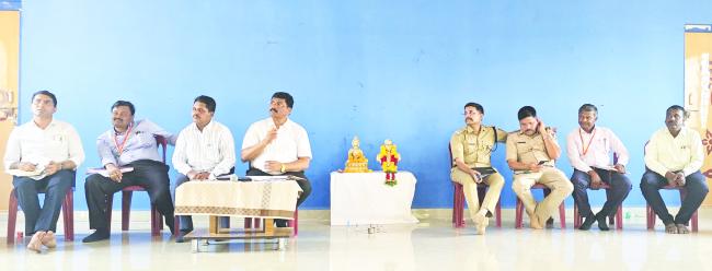 ಎಸ್‌ಸಿ., ಎಸ್‌ಟಿ. ಸಮುದಾಯಗಳ ಸಮಸ್ಯೆಗಳಿಗೆ ಸ್ಪಂದಿಸಿ: ಅಧಿಕಾರಿಗಳಿಗೆ ದಲಿತ ಮುಖಂಡರ ಆಗ್ರಹ