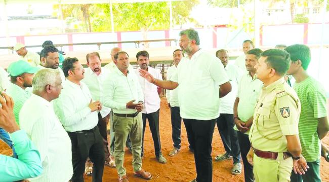 ಇಂದು ಪಟ್ಟಣದ ತಾಲೂಕು ಕ್ರೀಡಾಂಗಣದಲ್ಲಿ ಬೃಹತ್ ಆರೋಗ್ಯ ಮೇಳ