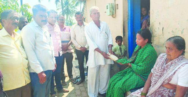 ಹೋಳಿಹಬ್ಬ: ಮೃತಪಟ್ಟ ಮಕ್ಕಳ ಕುಟುಂಬಕ್ಕೆ ಶಾಸಕ ಹುಕ್ಕೇರಿ ಸಹಾಯಧನ