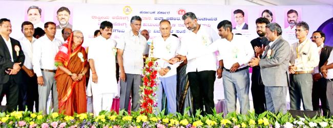 ಸವದತ್ತಿ ಪಟ್ಟಣದಲ್ಲಿ ಬೃಹತ್ ಆರೋಗ್ಯ ಮೇಳ -ಖಾಸಗಿ ಮಾದರಿ ವೈದ್ಯಕೀಯ ಸೇವೆ: ಸಚಿವ ದಿನೇಶ್ ಗುಂಡೂರಾವ