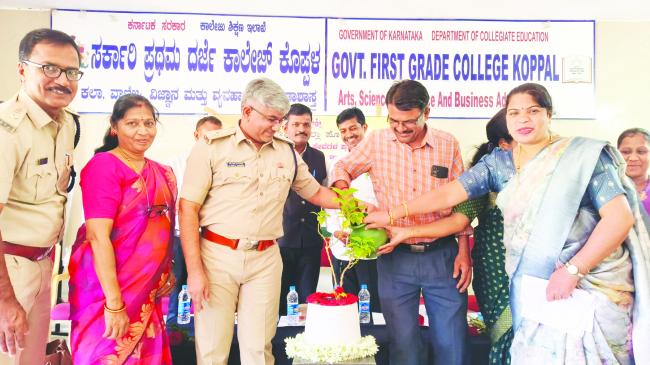 ಸಾಮಾಜಿಕ ಮಾಧ್ಯಮ ಸಕಾರಾತ್ಮಕ ಕಾರ್ಯಗಳಿಗೆ ಬಳಕೆಯಾಗಲಿ- ಪೊಲೀಸರೆದುರು ಮಾಹಿತಿ ಮುಚ್ಚಿಡಬಾರದು