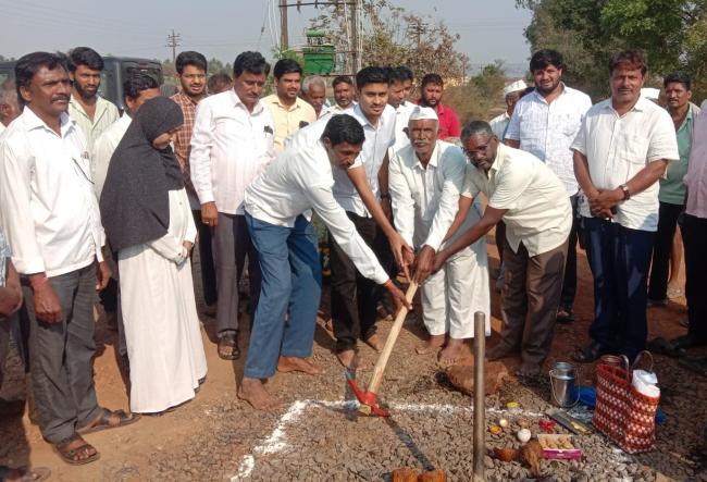 ರಸ್ತೆ ಕಾಮಗಾರಿಗೆ ಚಾಲನೆ