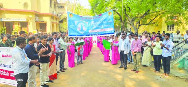 ವಿಶ್ವ ಕ್ಷಯರೋಗ ದಿನಾಚರಣೆ: ಜಾಗೃತಿ ಜಾಥಕ್ಕೆ ನ್ಯಾ. ಮಹಾಂತೇಶ ಎಸ್ ದರಗದ ಅವರಿಂದ ಚಾಲನೆ