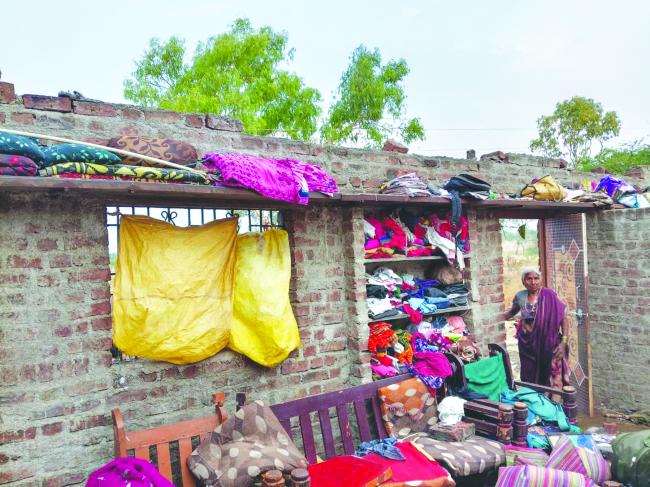 ಜೋರಾದ ಗಾಳಿ ಮಳೆ: ಮನೆಯ ಪತ್ರಾಸ್ ಹಾರಿ ಬಾಲಕನ ಕಾಲು ಮುರಿತ 