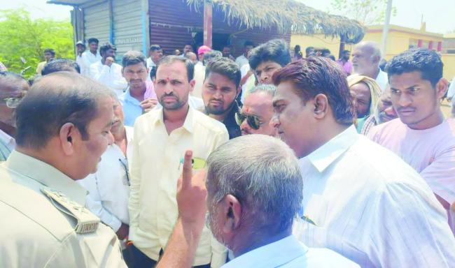 ಕೃಷ್ಣಾ ನದಿಯಿಂದ ಕಾಲುವೆಗಳಿಗೆ ನೀರು ಹರಿಸುವುದನ್ನು ಬಂದ್ ಮಾಡಲು ರೈತರ ಒತ್ತಾಯ