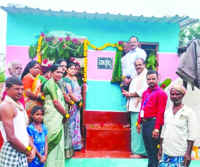 ಕ್ಷೇತ್ರ ಧರ್ಮಸ್ಥಳ ಗ್ರಾಮಾಭಿವೃದ್ಧಿ ಯೋಜನೆ: ವಾತ್ಸಲ್ಯ  ಮನೆ ಹಸ್ತಾಂತರ 