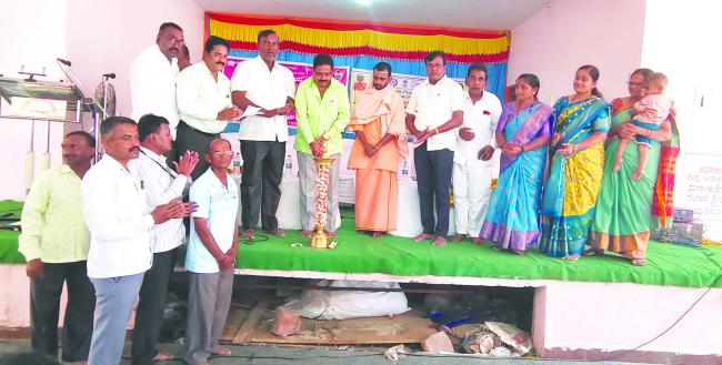 ಮಹಿಳೆಯರು ಸಂಘಟಿತರಾಗಬೇಕಿದೆ: ಯಲ್ಲನಗೌಡ ಪಾಟೀಲ  