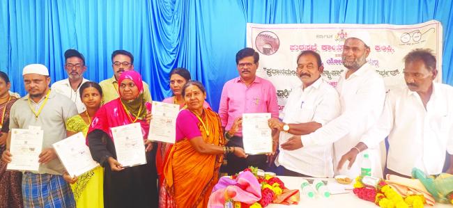 ಬೀದಿ ವ್ಯಾಪಾರಿಗಳ ಅಭಿವೃದ್ಧಿಗಾಗಿ ಸರ್ಕಾರ ಹಲವಾರು ಯೋಜನೆಗಳನ್ನು ರೂಪಿಸಿದೆ : ಭಟ್ಟ ಪ್ರಸಾದ್ 