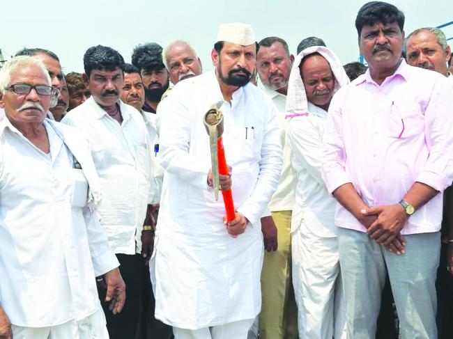 ವಿವಿಧ ಅಭಿವೃದ್ಧಿ ಕಾಮಗಾರಿಗಳಿಗೆ ಶಾಸಕ ಲಕ್ಷ್ಮಣ ಸವದಿ ಭೂಮಿ ಪೂಜೆ