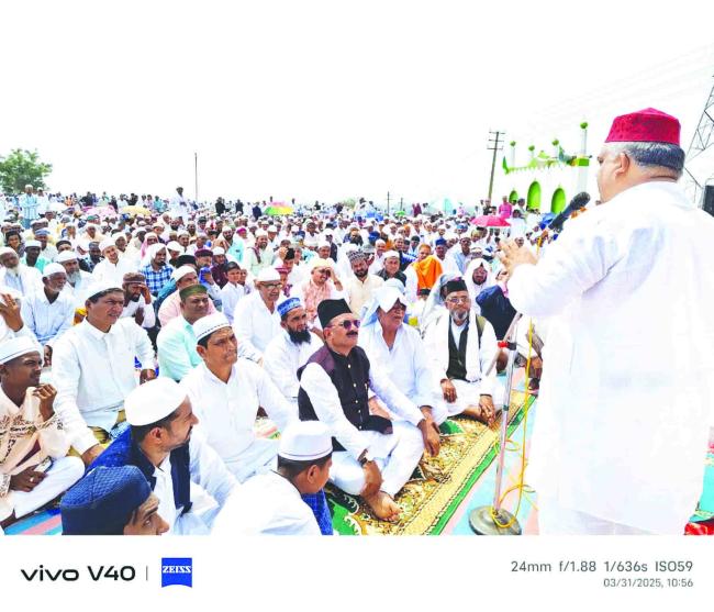 ರಂಜಾನ್ ಹಬ್ಬದ ಪ್ರಯುಕ್ತ ಶಾಸಕ ಪಠಾಣ ಪ್ರಾರ್ಥನೆ