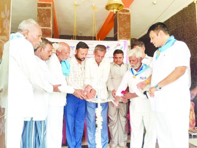 ಜಾನುವಾರುಗಳ ಆರೈಕೆ ಬಗ್ಗೆ ರೈತರು ನಿರ್ಲಕ್ಷ್ಯ ತೋರಬಾರದು : ರಾಜೇಂದ್ರ 