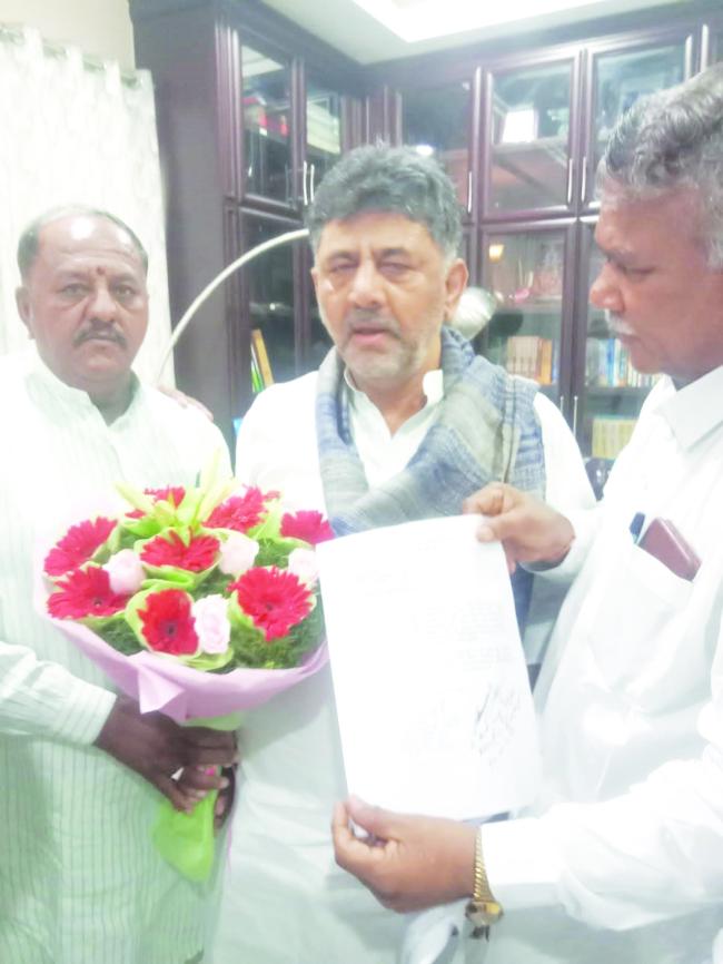 ಬೂದಿಹಾಳ-ಪಿರಾಪುರ ಏತ ನೀರಾವರಿ ಯೋಜನೆ ಪೂರ್ಣಗೊಳಿಸಲು ಡಿಕೆಶಿಗೆ ಮನವಿ 