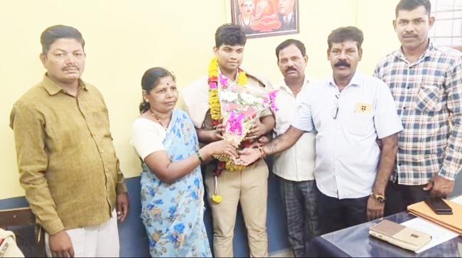 ಹುಕ್ಕೇರಿ ಪಿಎಸ್‌ಐ ನೀಕಿಲ್ ಕಾಂಬಳೆ ಇವರಿಗೆ ಗೌರವಸನ್ಮಾನ