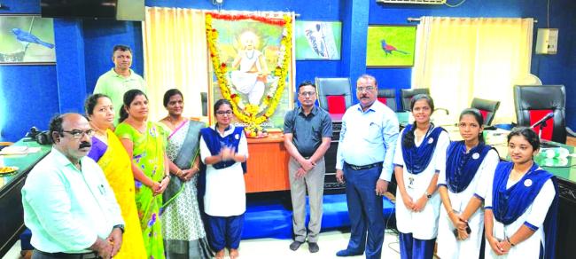 ಜಾತಿ ರಹಿತ ಸಮಾಜದ ಪ್ರತಿಪಾದಕ ದಾಸಿಮಯ್ಯ :ಜಿಲ್ಲಾಧಿಕಾರಿ ಕಚೇರಿಯಲ್ಲಿ ಶರಣ ದಾಸಿಮಯ್ಯ ಜಯಂತಿ ಆಚರಣೆ