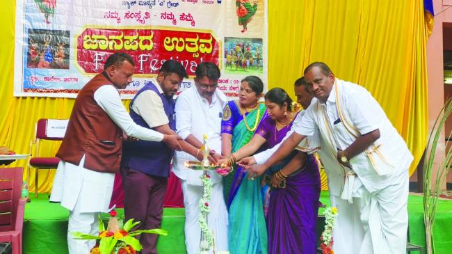 ಜಾನಪದದಲ್ಲಿದೆ ಸಂಸ್ಕೃತಿ-ಸಂಸ್ಕಾರದ ಸಾರ: ಜಾನಪದ ಬಾಲಾಜಿ