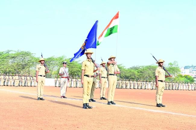  ಧಾರವಾಡ ಪೊಲೀಸ್ ತರಬೇತಿ ಶಾಲೆಯಲ್ಲಿ ಪೊಲೀಸ್ ಧ್ವಜ ದಿನಾಚರಣೆ ಆಚರಣೆ 