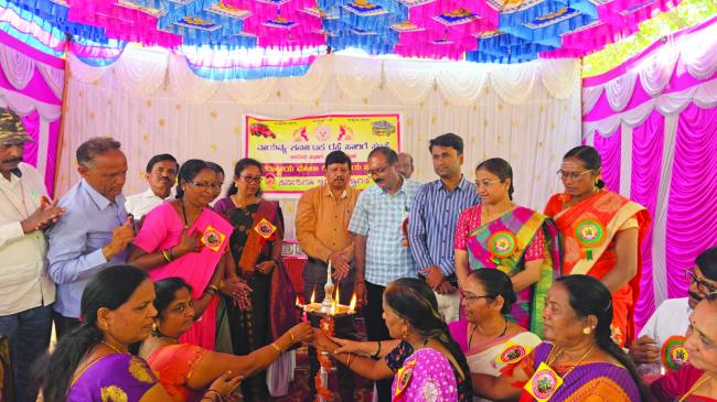 ಬ್ಯಾಡಗಿ ಬಸ್ ಘಟಕದಲ್ಲಿ 50 ನೇ ಅಂತರಾಷ್ಟ್ರೀಯ ಮಹಿಳಾ ದಿನಾಚರಣೆ.