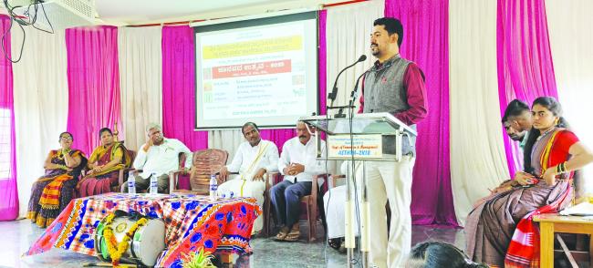 ಜಾನಪದವು ಹಳ್ಳಿಯ ಬದುಕಿನ ಅನಾವರಣವಾಗಿದೆ: ಡಾ. ಪೋತರಾಜ 