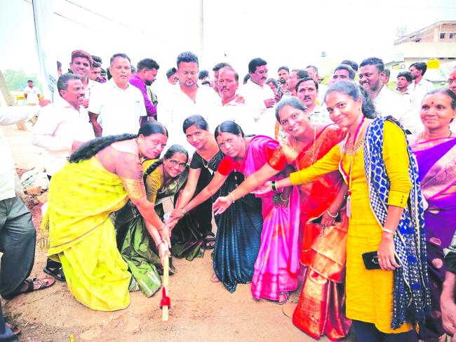 ರಸ್ತೆ ನಿರ್ಮಾಣ, ಚರ್ಚ್‌ ಅಭಿವೃದ್ಧಿ ಕಾಮಗಾರಿಗೆ ಚಾಲನೆ 