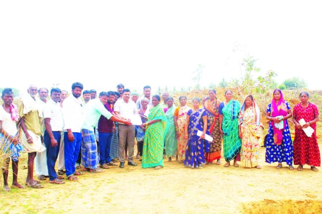 ಕೂಲಿ ಕಾರ್ಮಿಕರಿಗೆ ಕೂಲಿ ಕೆಲಸಕ್ಕೆ ನರೇಗಾ ಬಲ