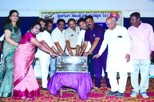 ವಿದ್ಯಾರ್ಥಿಗಳು ವ್ಯರ್ಥ ಸಮಯ ಕಳೆಯದೆ ಸದಾ ಚಟುವಟಿಕೆಯಲ್ಲಿ ಇರಬೇಕು 