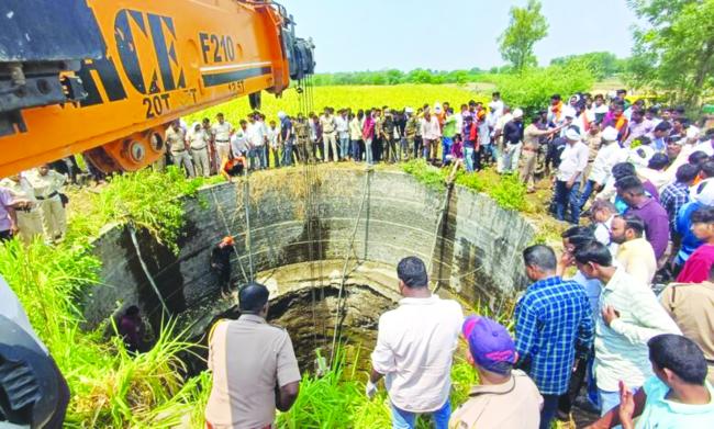 ನಿಯಂತ್ರಣ ತಪ್ಪಿ ಬಾವಿಗೆ ಬಿದ್ದ ಟ್ರ್ಯಾಕ್ಟರ್: ಏಳು ಮಂದಿ ಮಹಿಳಾ ಕಾರ್ಮಿಕರ ಸಾವು