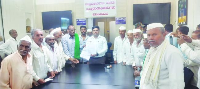 ಬಾರದ ತೊಗರಿ ಪರಿಹಾರ: ಸರ್ಕಾರದ ವಿರುದ್ಧ ರೈತರ ಆಕ್ರೋಶ 