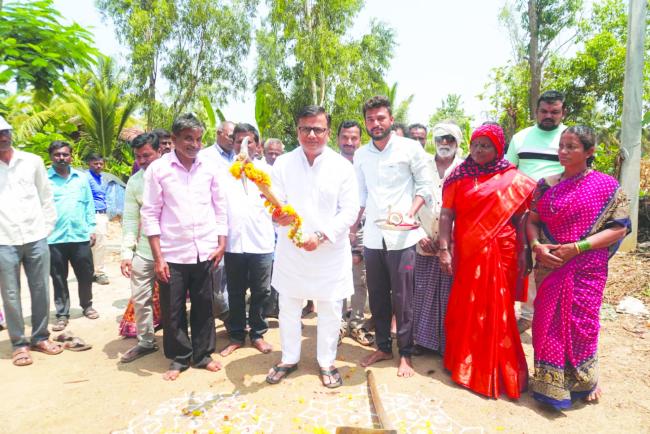 18 ಲಕ್ಷ ರೂ. ವೆಚ್ಚದಲ್ಲಿ ರಸ್ತೆ ನಿರ್ಮಾಣ ಕಾಮಗಾರಿಗೆ ಚಾಲನೆ