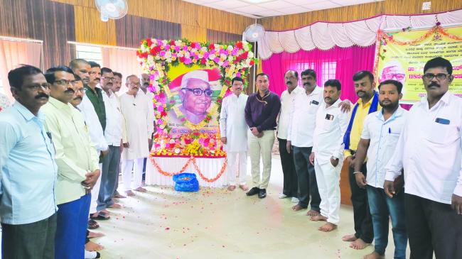 ಜಗಜೀವನರಾಂ ಅವರ ಆದರ್ಶ ಗುಣಗಳನ್ನು ನಾವೆಲ್ಲರೂ ಅಳವಡಿಸಿಕೊಳ್ಳಬೇಕು:  ಸೋಮನಕಟ್ಟಿ