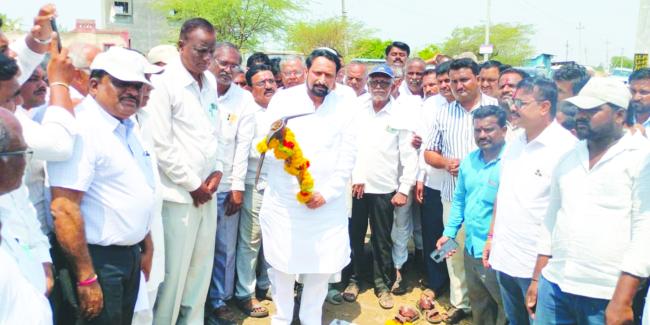 ಹಿಪ್ಪರಗಿ ಆಣೆಕಟ್ಟಿನಿಂದ ಕೆಳ ಭಾಗಕ್ಕೆ 0.25 ಟಿ.ಎಮ್‌.ಸಿ ನೀರು ಹರಿಸಲಾಗುವುದು: ಶಾಸಕ ಸವದಿ 