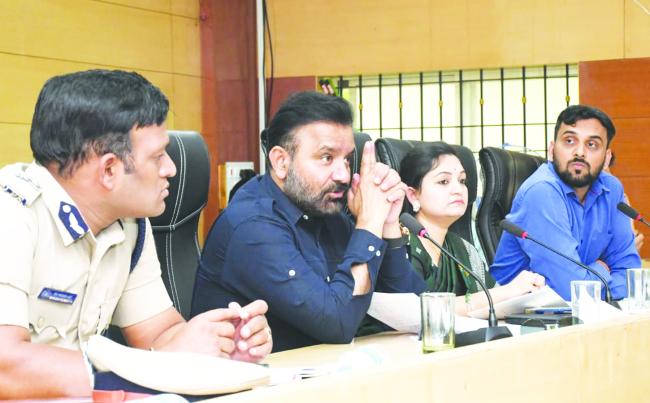 ಶುದ್ಧ ಕುಡಿಯುವ ನೀರಿನ ಸಮಸ್ಯೆಯಾಗದಂತೆ ಅಧಿಕಾರಿಗಳು ಕ್ರಮವಹಿಸಿ: ಸಚಿವ ಲಾಡ್ 