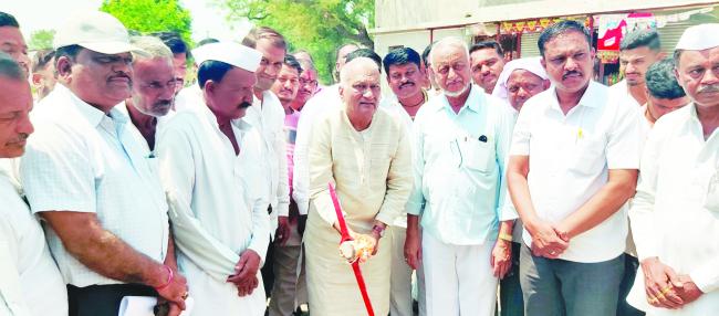 ರಾಜೀಕೀಯ ವಿಚಾರಕ್ಕೆ ಮಠಾಧೀಶರು ಬರಬಾರದು: ವಿಜಯಾನಂದ ಕಾಶಪ್ಪನವರ ಪರ ಬ್ಯಾಟಿಂಗ್ ಬೀಸಿದ ಕೈ ಶಾಸಕ ರಾಜು ಕಾಗೆ  