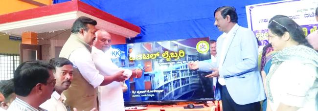 ರಾಜ್ಯದ ಎಲ್ಲಾ ಶಾಸಕರಲ್ಲಿ ಪ್ರಕಾಶ್ ಕೋಳಿವಾಡ್ ಮಾದರಿ ಶಾಸಕ: ಶಿವಾನಂದ್ ಪಾಟೀಲ್‌