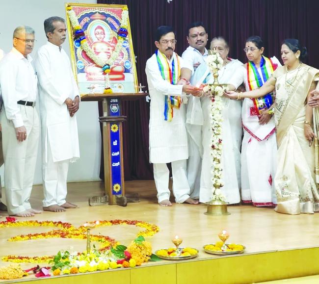 ಜೆ.ಎಸ್‌.ಎಸ್ ನಲ್ಲಿ ಣಮೋಕಾರ ಮಂತ್ರ ಪಠಣ ಕಾರ್ಯಕ್ರಮ 