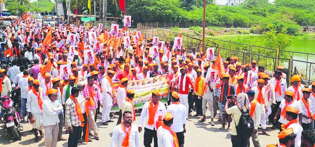 ಯತ್ನಾಳ ಉಚ್ಚಾಟನೆ ಖಂಡಿಸಿ ಹಿಂದೂ ಸಮಾಜಗಳಿಂದ ಬೃಹತ್ ಪ್ರತಿಭಟನೆ