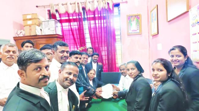  ಗದಗ ಜಿಲ್ಲಾ ವಕೀಲರ ಸಂಘದ ಪದಾಧಿಕಾರಿಗಳ ಚುನಾವಣೆಯಲ್ಲಿ ಪ್ರಧಾನ ಕಾರ್ಯದರ್ಶಿ ಹುದ್ದೆಗೆ ಎಂ ಎ ನಾಯ್ಕರ ನಾಮಪತ್ರ ಸಲ್ಲಿಕೆ 