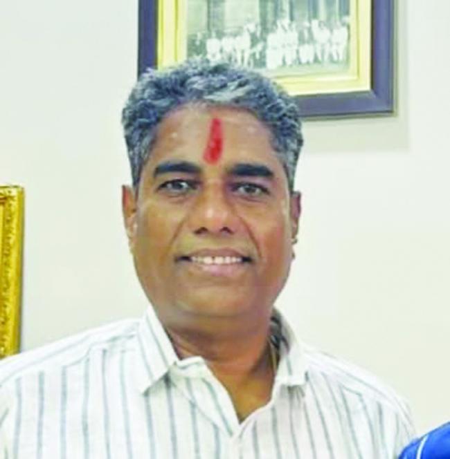 ಡಾ.ಮಹಾಂತೇಶ ಬಿರಾದಾರ, ಡಾ. ಸಮೀರ ಹಾದಿಮನಿಗೆ ಸನ್ಮಾನ 